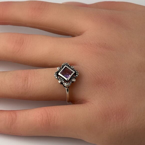 Vintage Avon 925 Silver Genuine Amethyst Ring - Picture 8 of 11